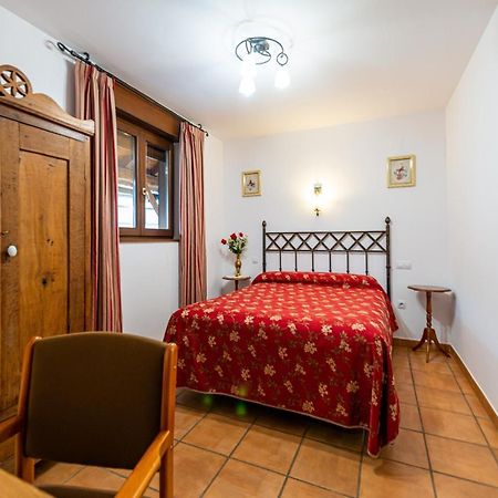 El Casar Del Puente Pensionat Boca de Huérgano Exteriör bild